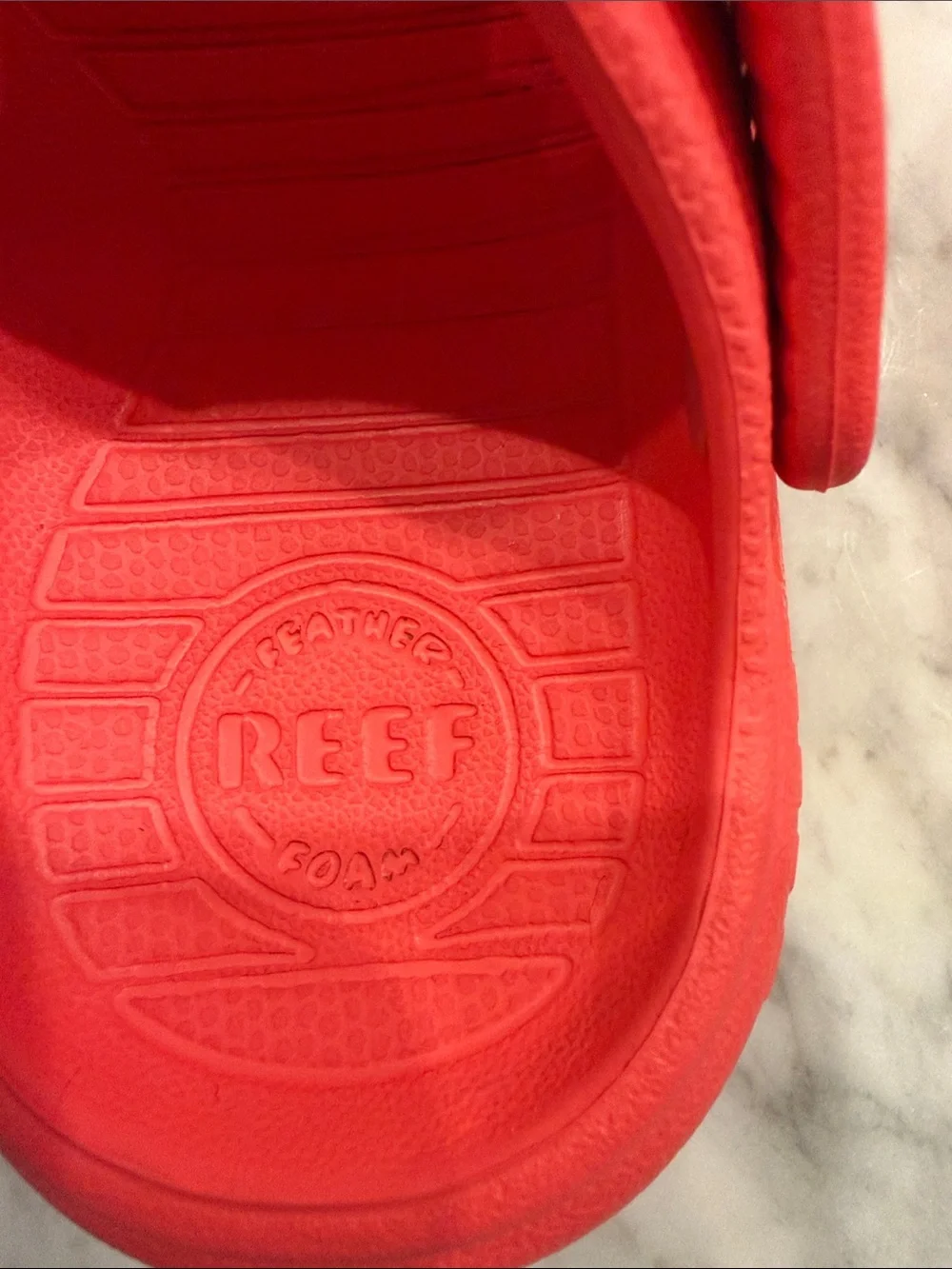 Reef Kids Slide Sandals - Coral Red